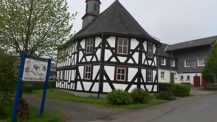 Blick auf die Kirche in Sassenhausen